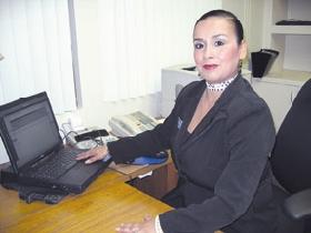 <!--:es-->Debbie Garcia Comes on Board As Regional Supervisor For Altura<!--:-->