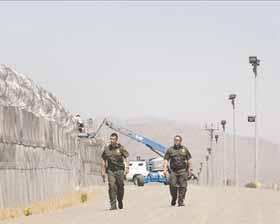 <!--:es-->Senado EEUU exige Vallas y Vigilancia en Frontera con México<!--:-->