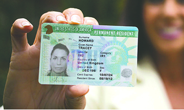 USCIS explica por qué Inmigrantes con “Green Card” deben portar siempre su Documento