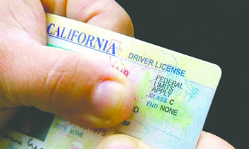 El DMV ayuda a los Californianos con licencias de manejar vencidas