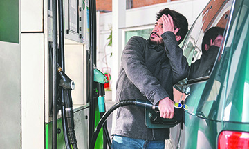 Un Galón de Gasolina Cuesta Ahora más que el Salario Mínimo Federal en estas Ciudades Estadounidenses