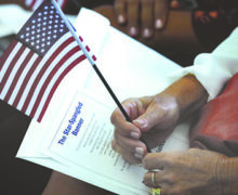 El Nuevo Plan de USCIS para que 9.1 Millones de Inmigrantes logren la Ciudadanía