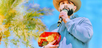 Carin León, con la llave de la Ciudad de Coachella y el público en el bolsillo