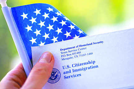 USCIS aumenta a partir de hoy varias tarifas de trámites migratorios, incluida Green Card y la ciudadanía